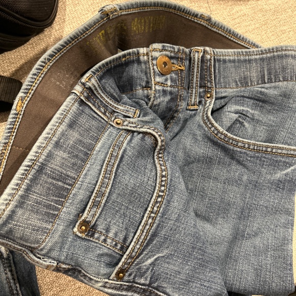 Lee Extreme Motion Jeans - Picture 2 of 6